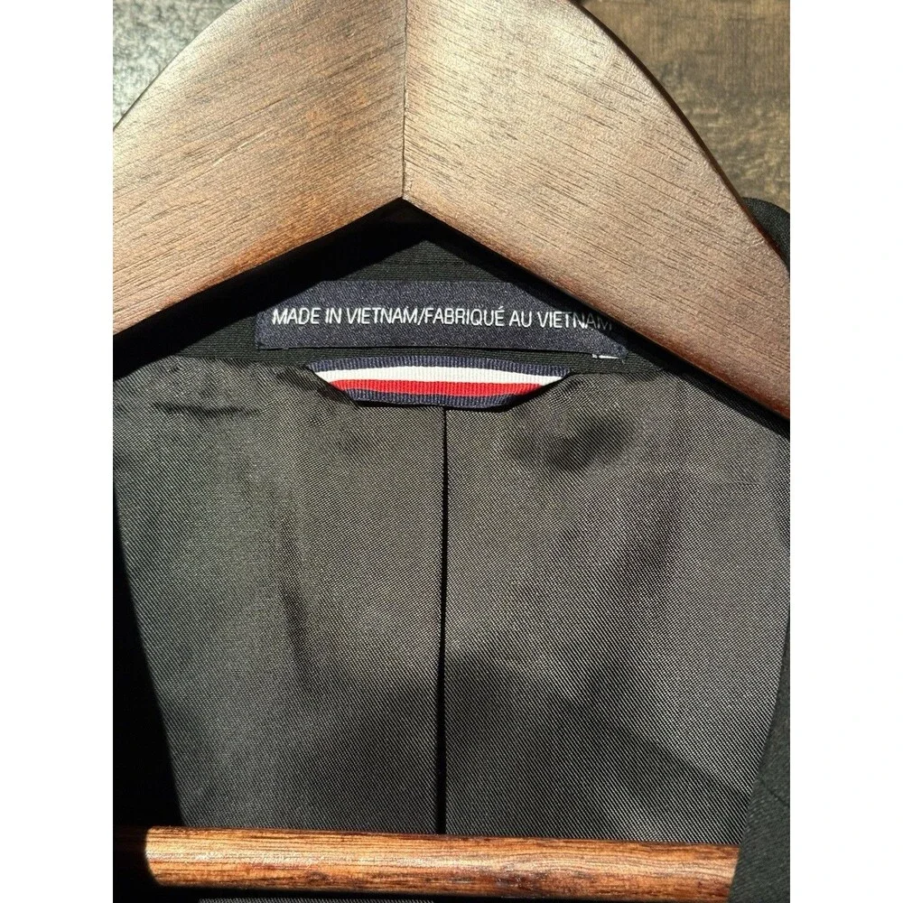 NEW- Tommy Hilfiger Mens Modern Fit Tuxedo Black Jacket Blazer 40 R $230.00